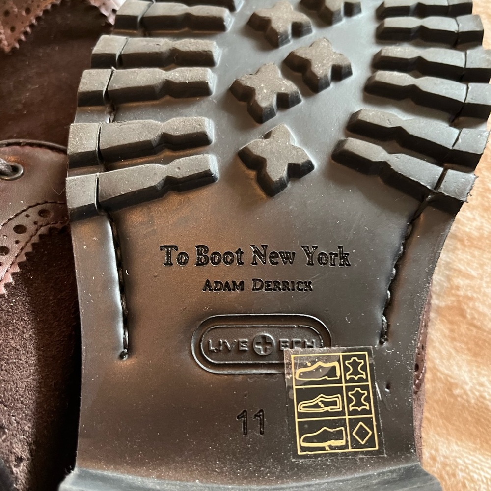 TOO BOOT New York classic wingtip shoes.